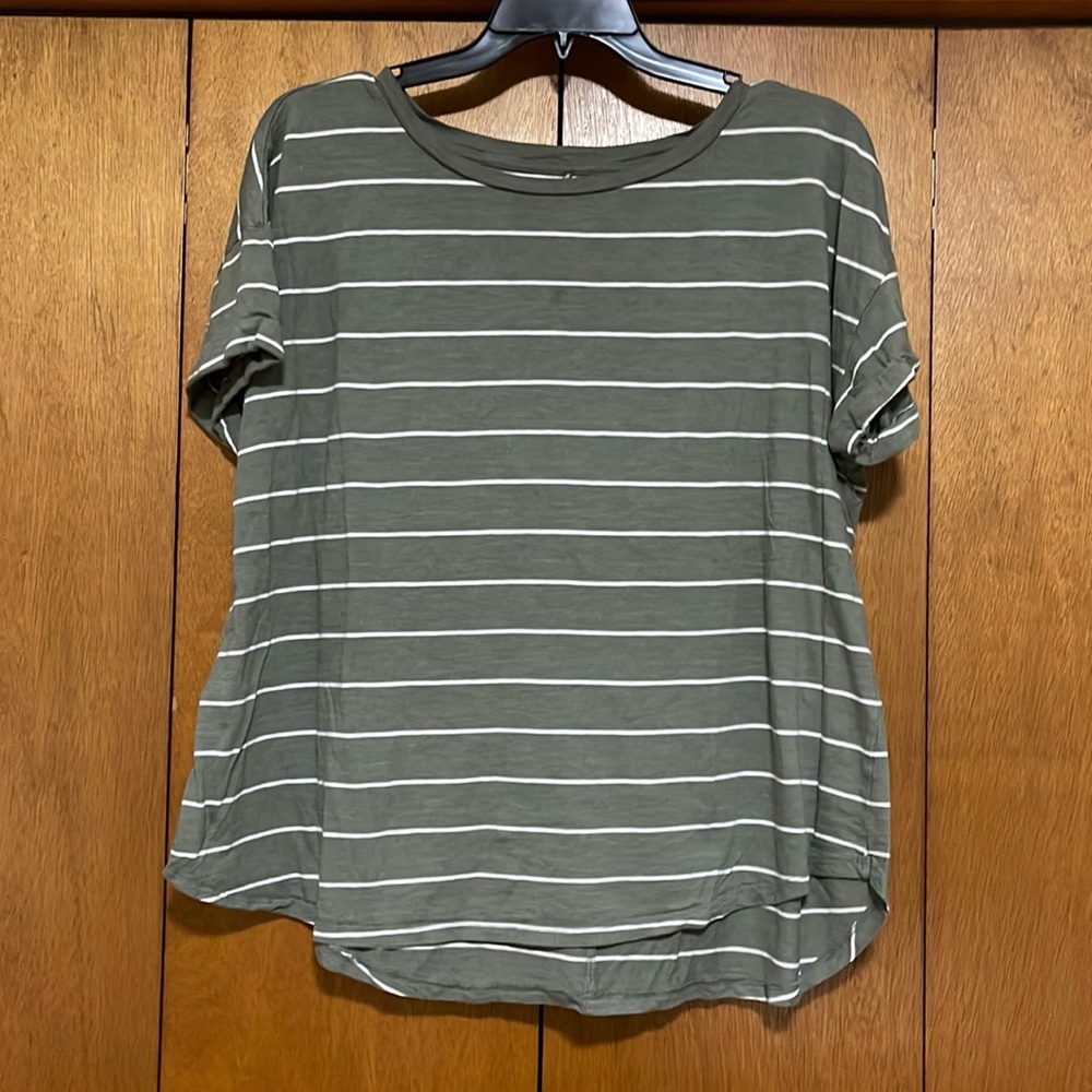 ⭐️Maurices striped shirt. Size 2x